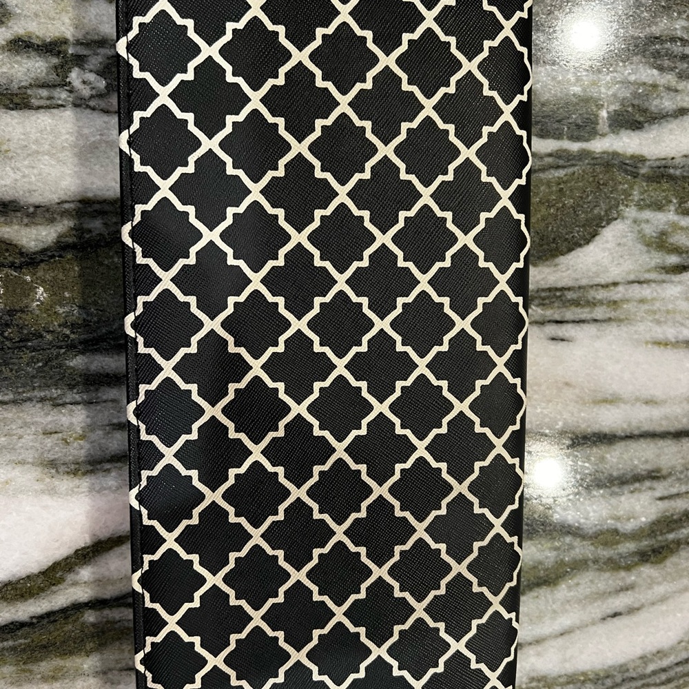 BEAUTIFUL Large Neiman Marcus Wallet FITS A PASSPORT FOR TRAVEL - Picture 4 of 6